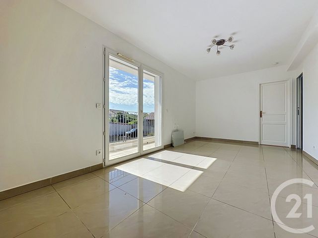 Appartement F2 à louer STE GENEVIEVE DES BOIS