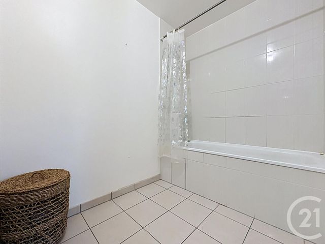 Appartement F2 à louer - 2 pièces - 50.1 m2 - ST PIERRE DU PERRAY - 91 - ILE-DE-FRANCE - Century 21 Agence Prévost
