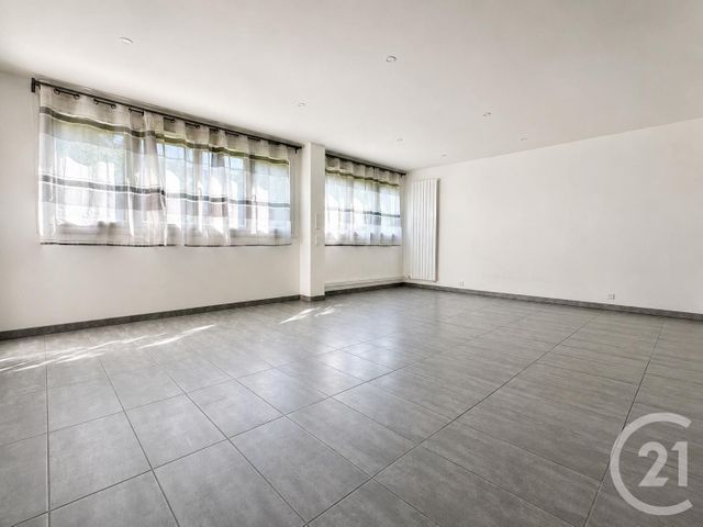 Appartement F4 à louer - 4 pièces - 71.59 m2 - STE GENEVIEVE DES BOIS - 91 - ILE-DE-FRANCE - Century 21 Agence Prévost
