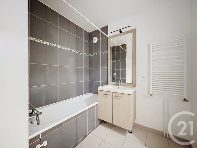 Appartement T3 à vendre - 3 pièces - 60.5 m2 - MASSY - 91 - ILE-DE-FRANCE - Century 21 Agence Prévost